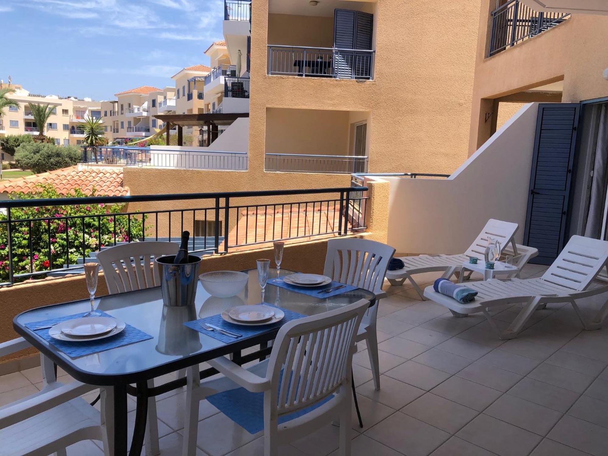 Kings Palace - Stylish 2 Bed Apartment With Sea Views Pafos Exterior foto
